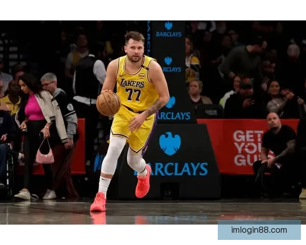 东契奇状态回暖助球队取胜海斯关键时刻展现核心实力